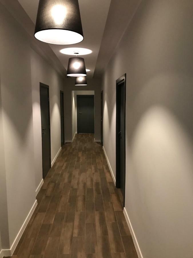 7 Rooms Mtp พอซนาน ภายนอก รูปภาพ